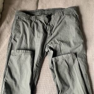 ZARA, gray skinny jeans. Sz. 38 in waist.